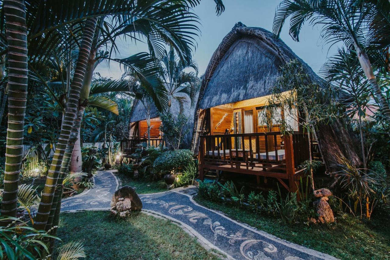 נוסה-למבונגן Alam Nusa Bungalow Huts & Spa מראה חיצוני תמונה